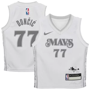 Accattivante Luka Dončić Dallas Mavericks Nike Preschool 2024/25 Swingman Player Jersey City Edition White